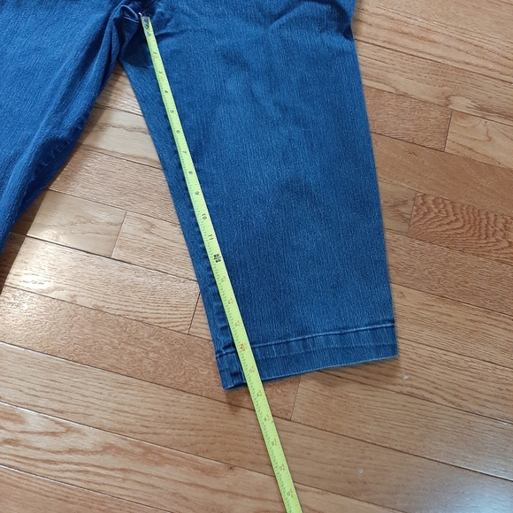 Demin Capri - Picture 2 of 2